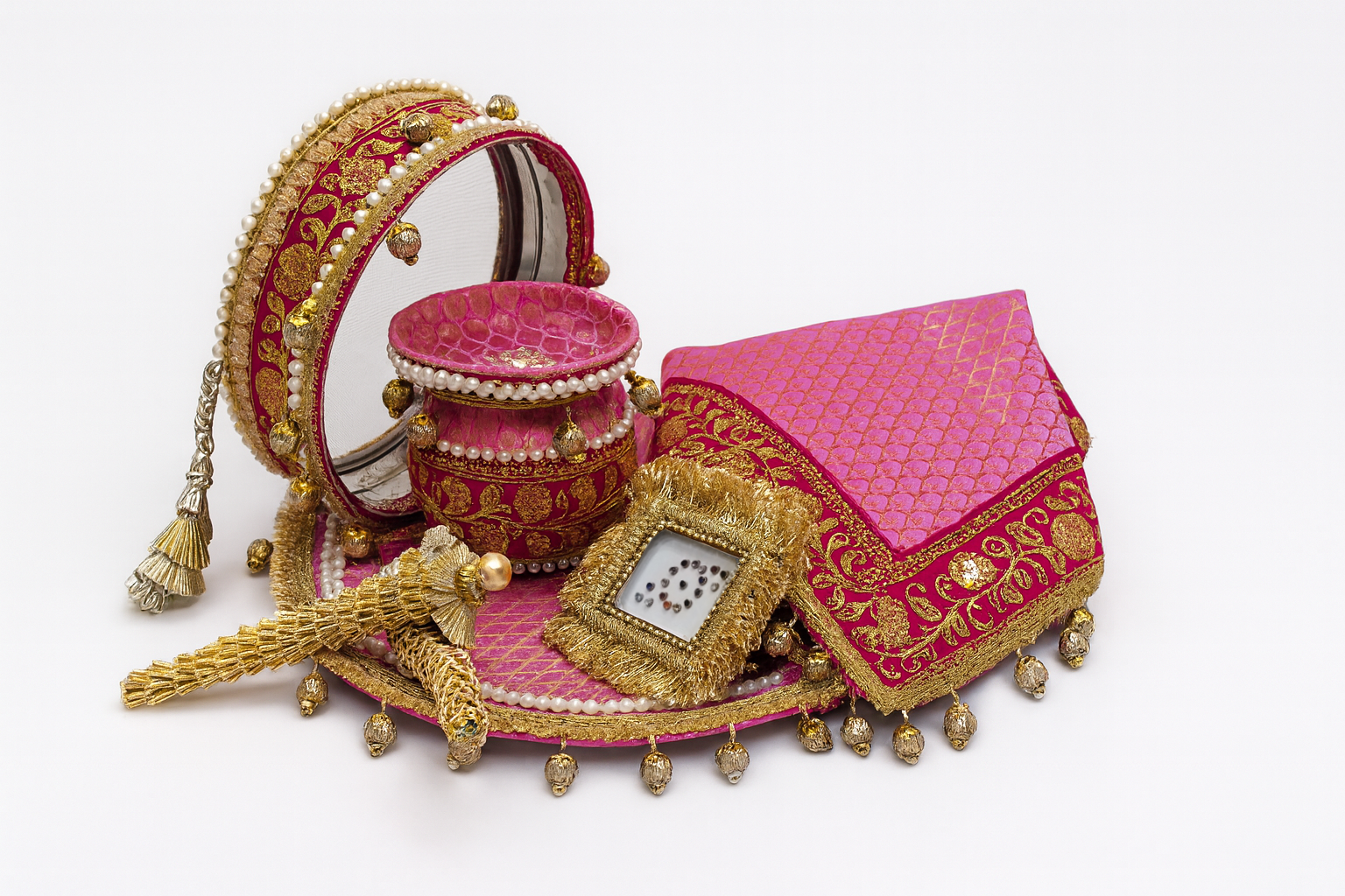 Karwa Chauth Pooja Thali Sets – Elegant & Traditional